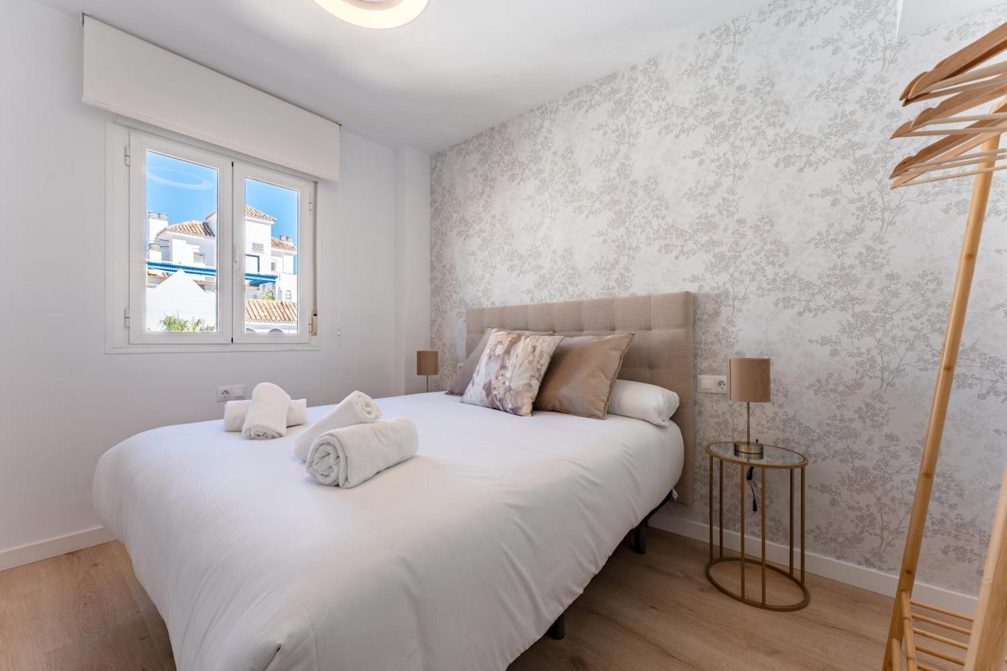 Bhost - Los Carmenes Benalmadena Bagian luar foto